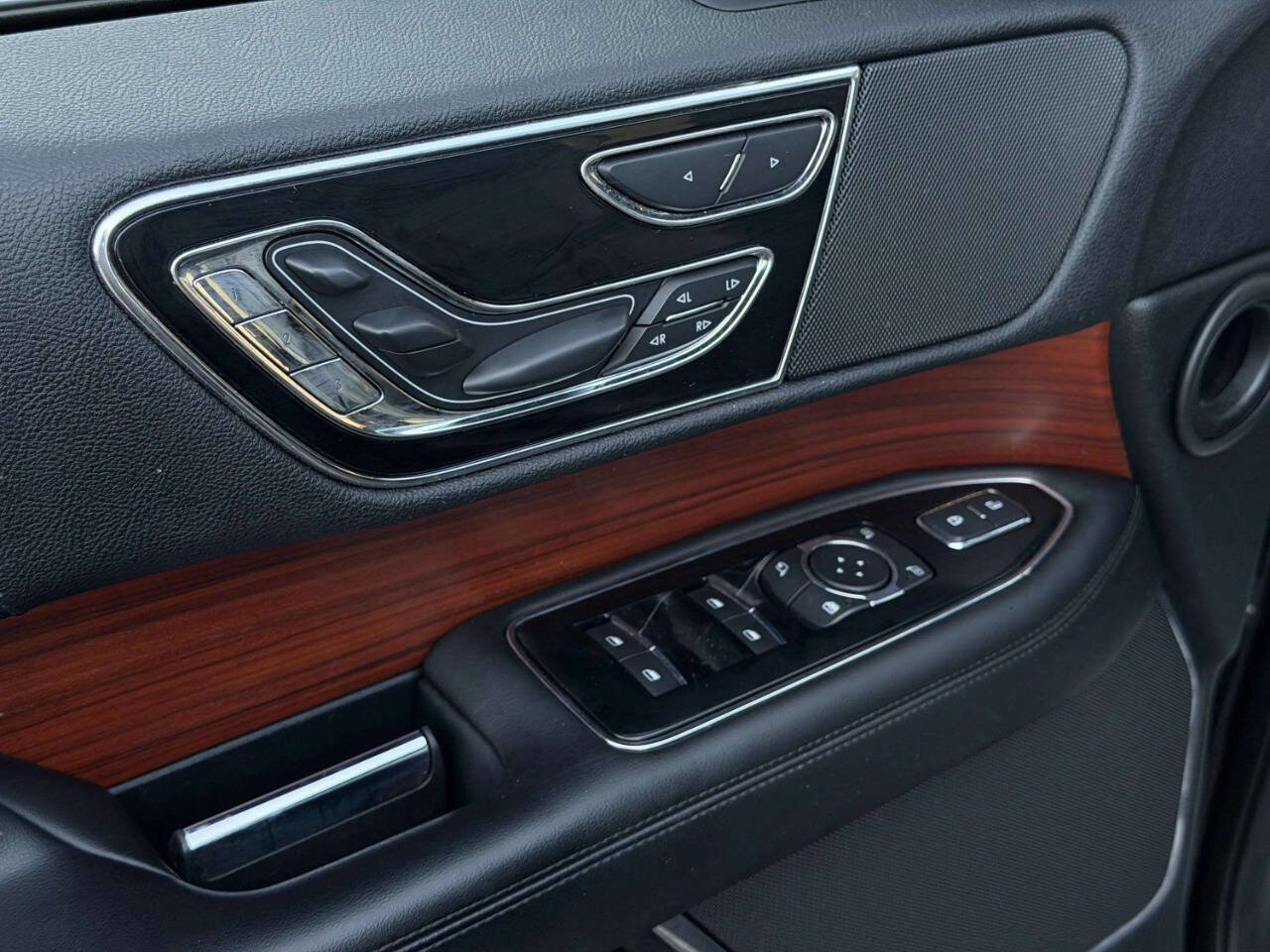 Used 2020 Lincoln Navigator L Reserve image 14