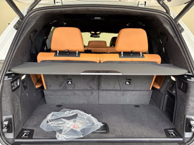 New 2027 BMW X7 xDrive40i w/ M Sport Package AWD/4WD image 17