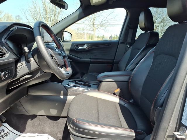 Certified 2025 Ford Escape ST-Line AWD/4WD image 13