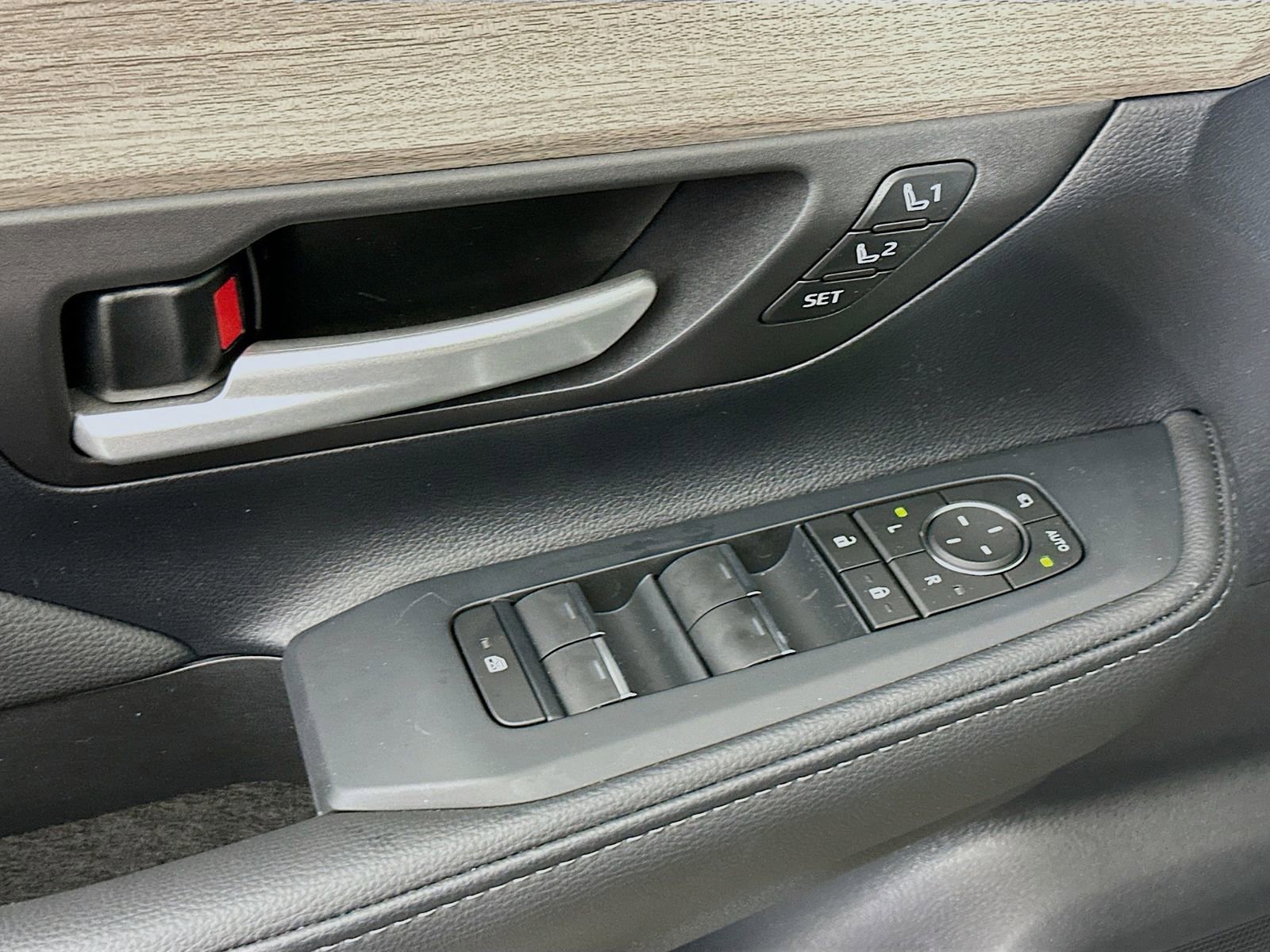 New 2026 Toyota Grand Highlander Platinum AWD/4WD image 18