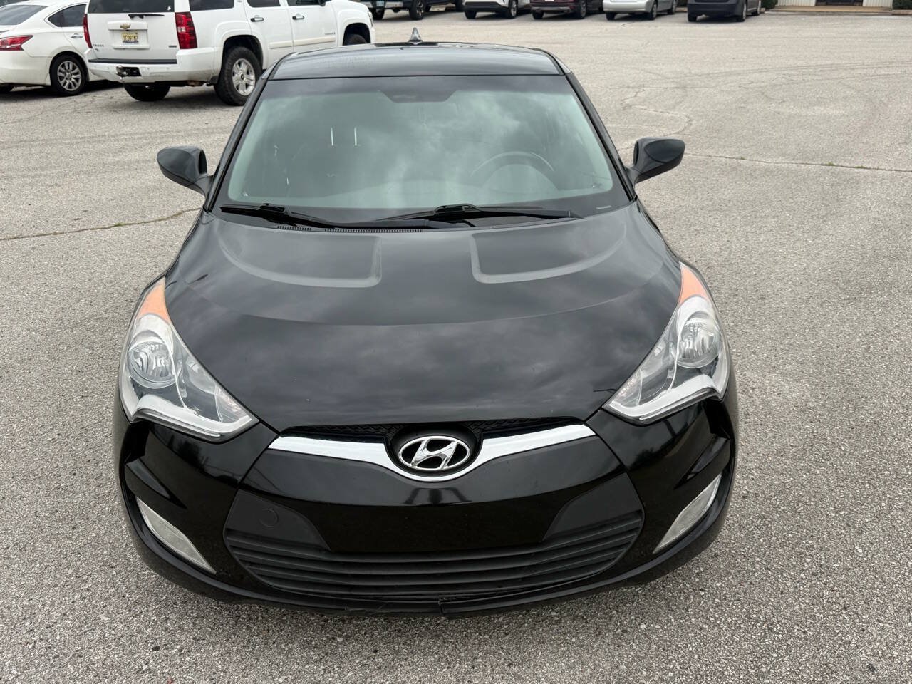 Used 2017 Hyundai Veloster FWD image 4