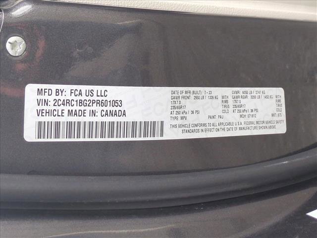 Used 2023 Chrysler Pacifica Touring-L image 24