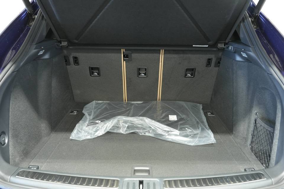 Certified 2026 Porsche Macan AWD/4WD image 28