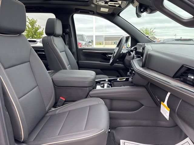 New 2026 Chevrolet Suburban Premier w/ Sun And Tow Package AWD/4WD image 26