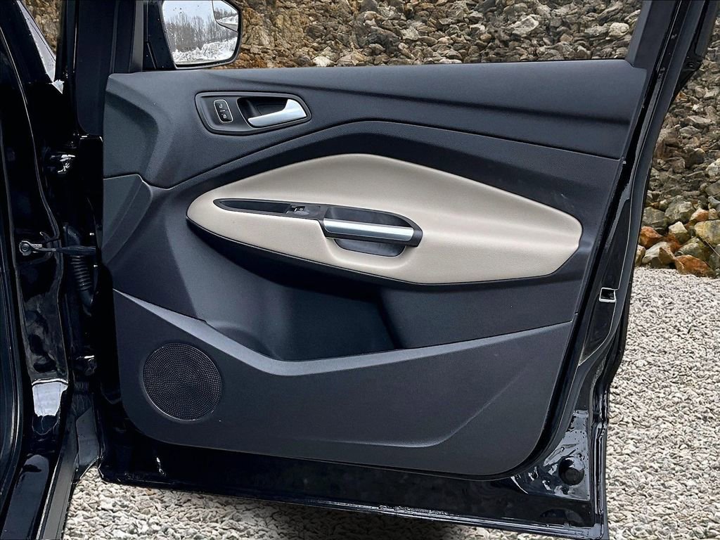 Used 2019 Ford Escape SEL image 22