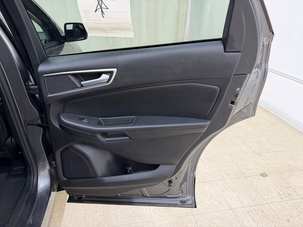 Used 2021 Ford Edge SEL image 13