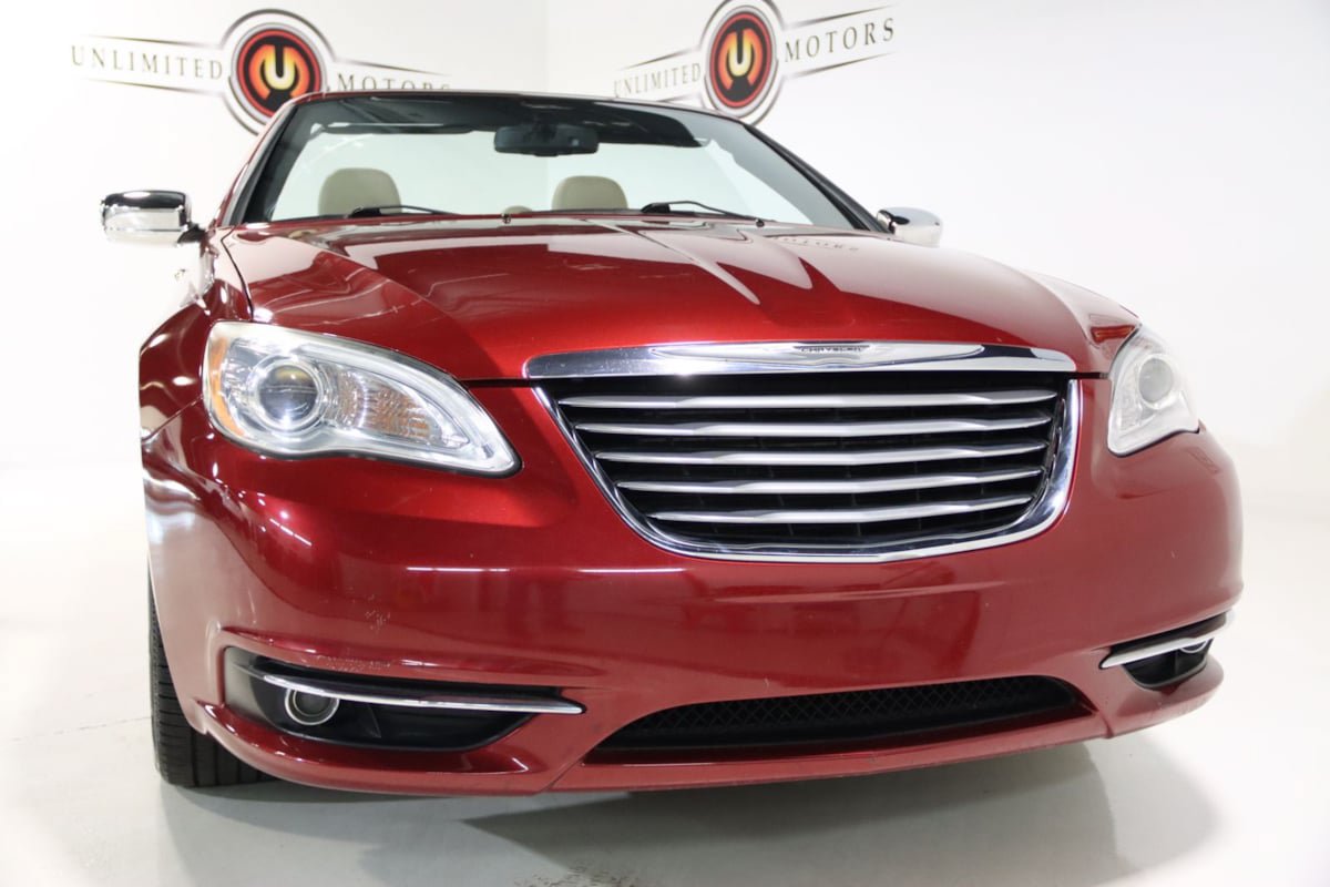 Used 2013 Chrysler 200 Limited FWD image 25