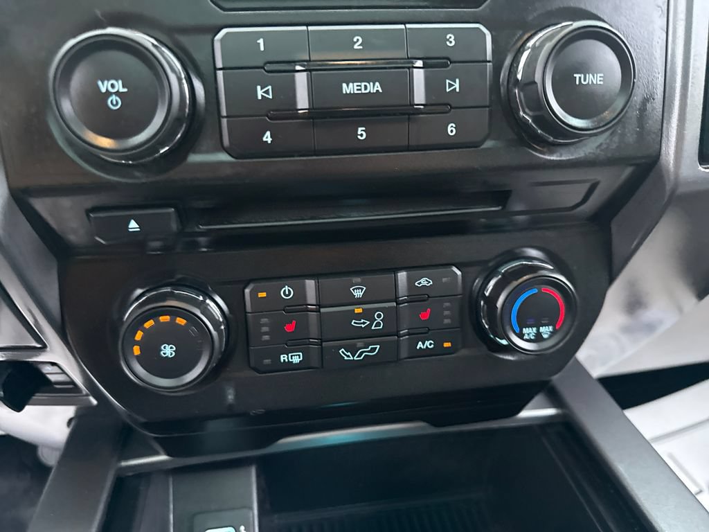 Used 2017 Ford F150 XLT w/ Equipment Group 302A Luxury AWD/4WD image 36