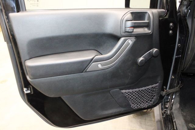 Used 2016 Jeep Wrangler Unlimited Sport image 14