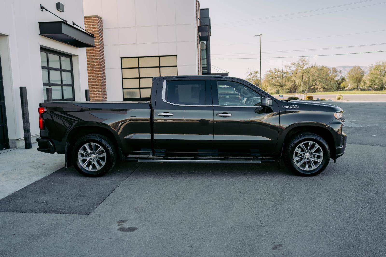 Used 2021 Chevrolet Silverado 1500 High Country w/ Technology Package image 9