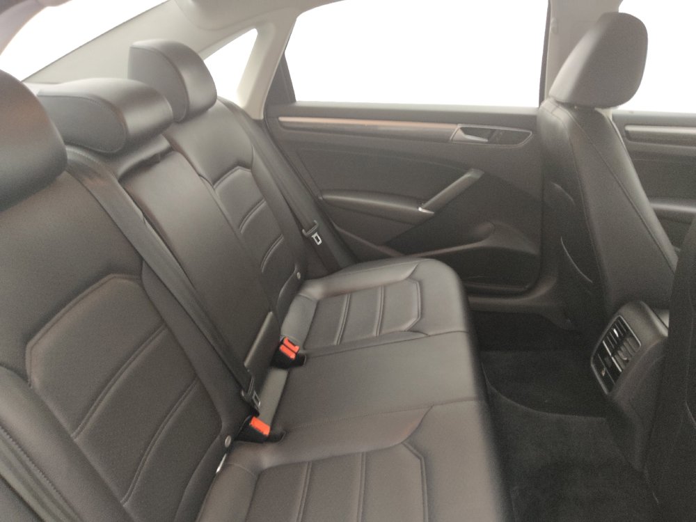 Used 2016 Volkswagen Passat 1.8T SE FWD image 19