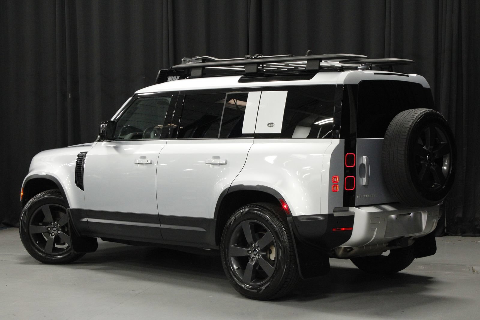 Used 2024 Land Rover Defender 110 S AWD/4WD image 3