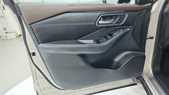 Certified 2023 Nissan Rogue Platinum FWD image 22