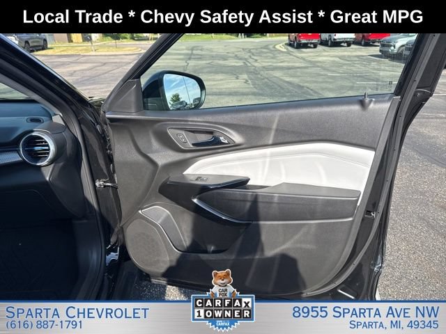 Used 2024 Chevrolet Trax LT FWD image 28