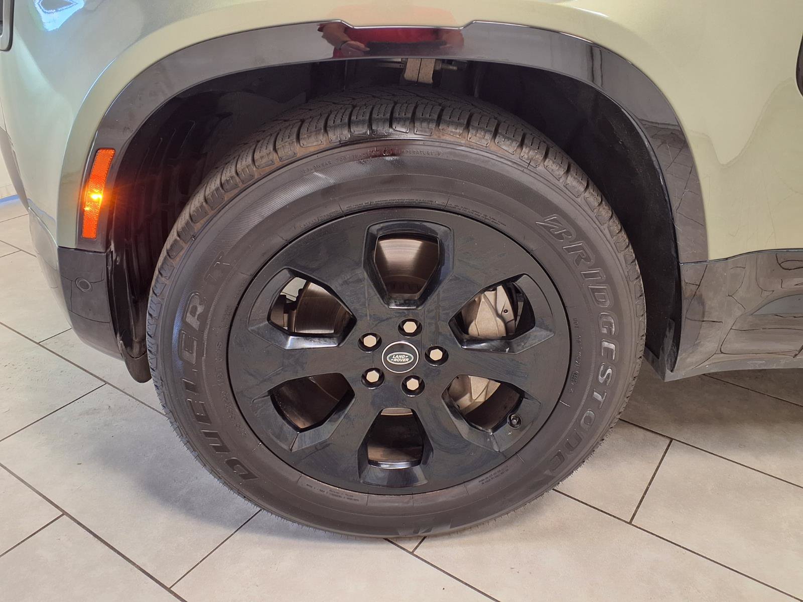 Used 2021 Land Rover Defender 110 X-Dynamic SE AWD/4WD image 30