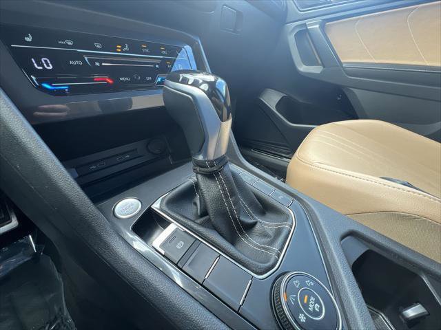Certified 2022 Volkswagen Tiguan SE R-Line AWD/4WD image 19