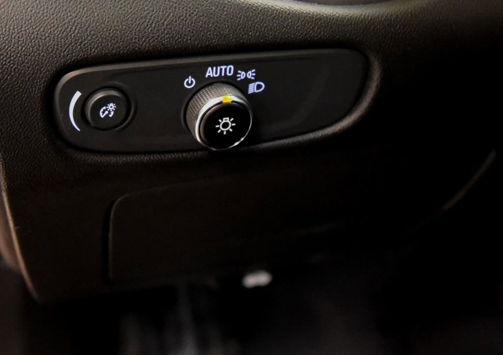 Used 2023 Chevrolet Malibu LT image 17