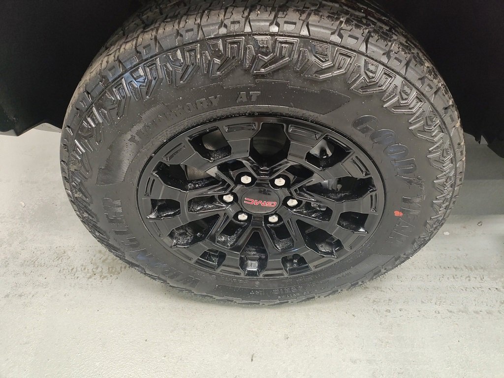 New 2026 GMC Canyon Elevation w/ Convenience Package image 17