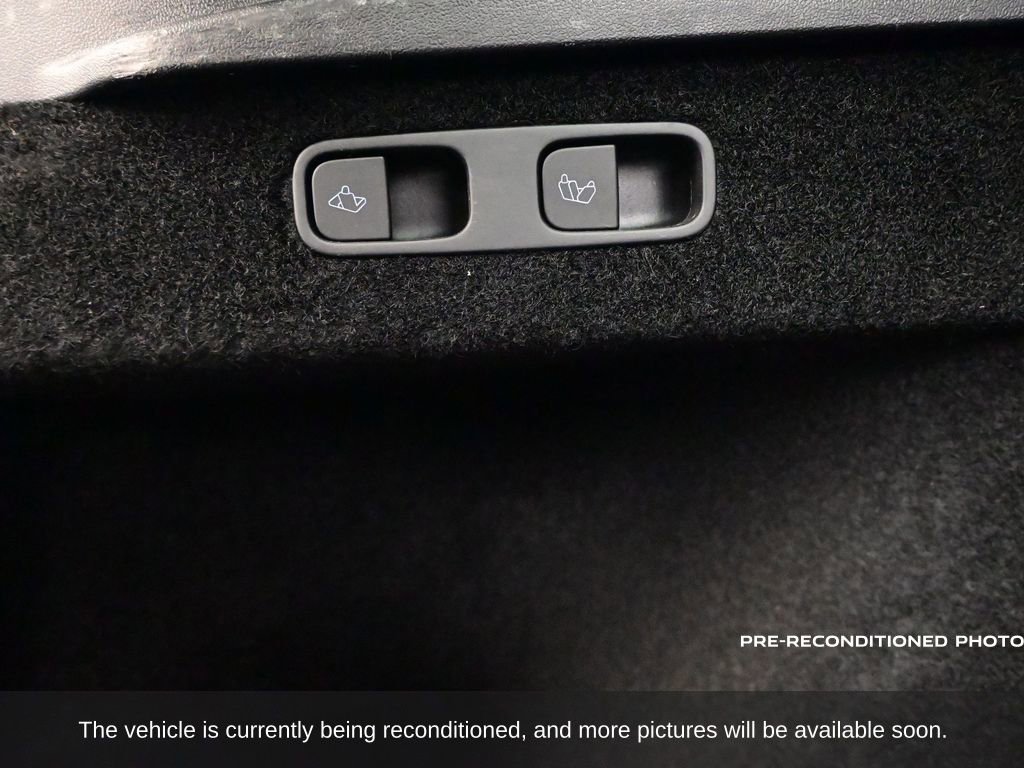 Used 2025 Tesla Model Y Long Range image 30