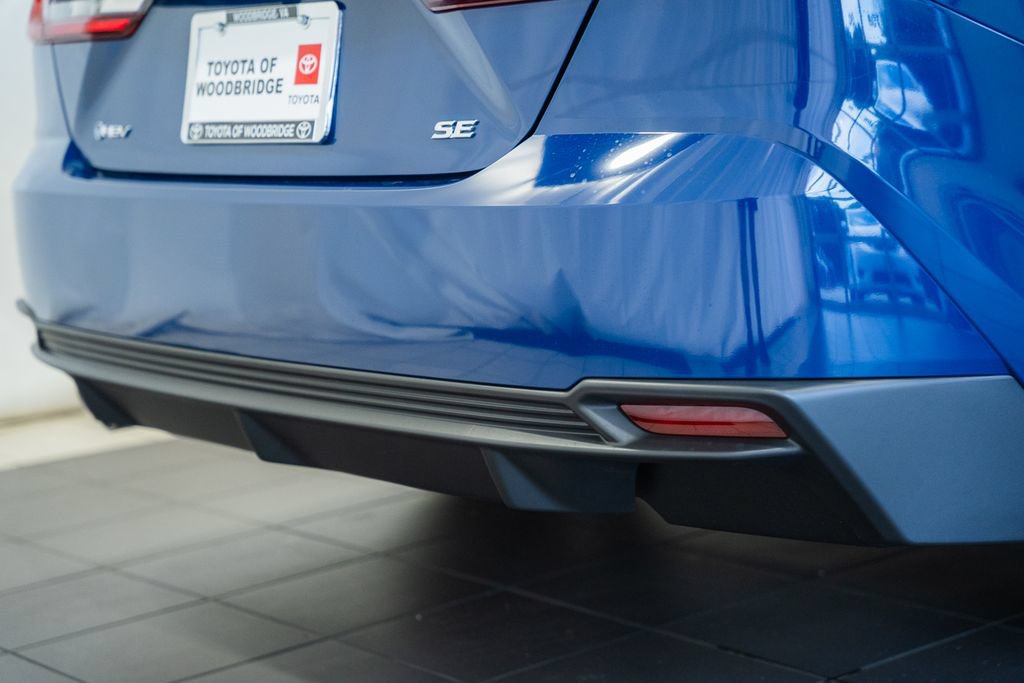 New 2026 Toyota Camry SE FWD image 9