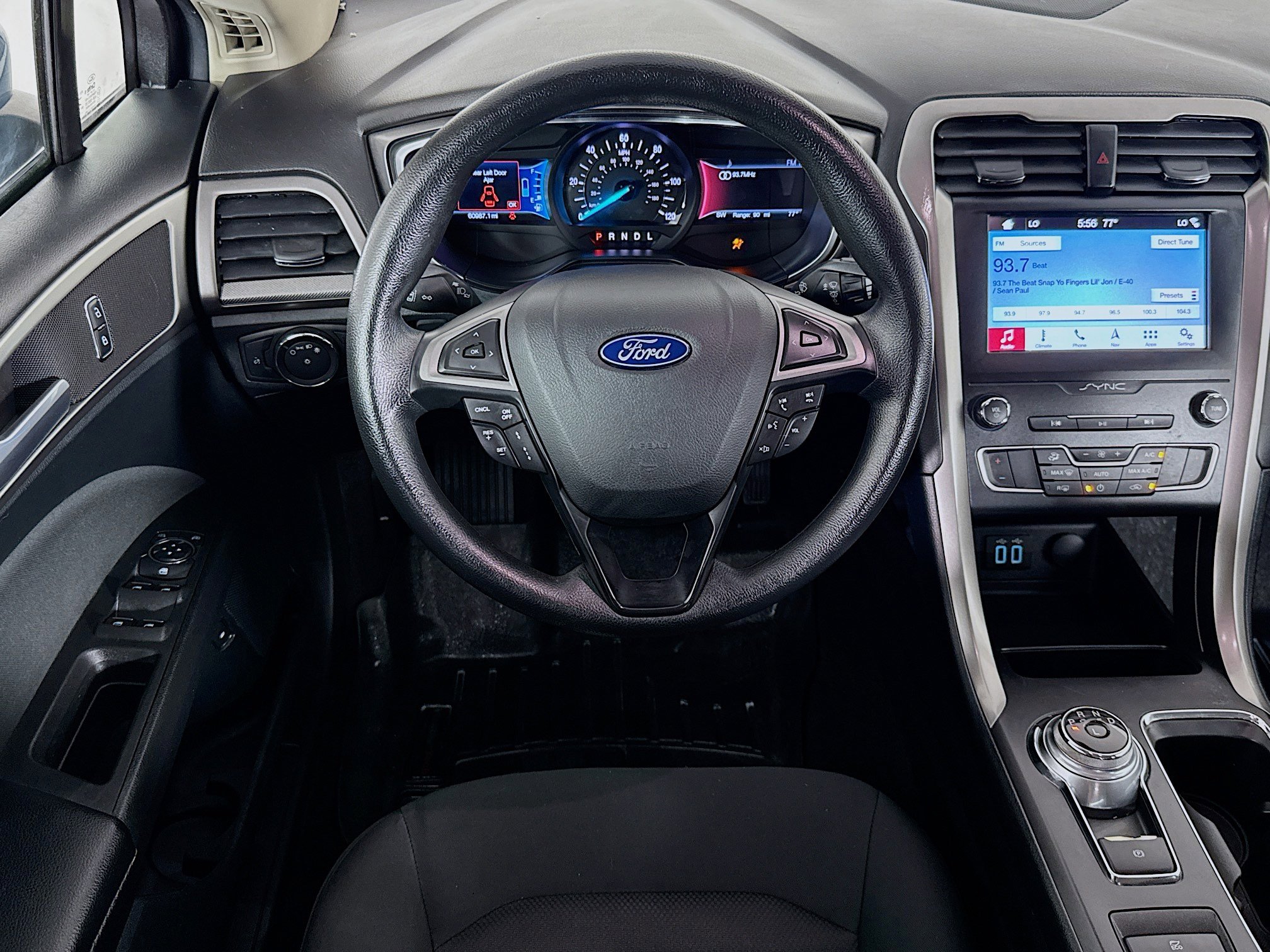 Used 2019 Ford Fusion SE FWD image 16