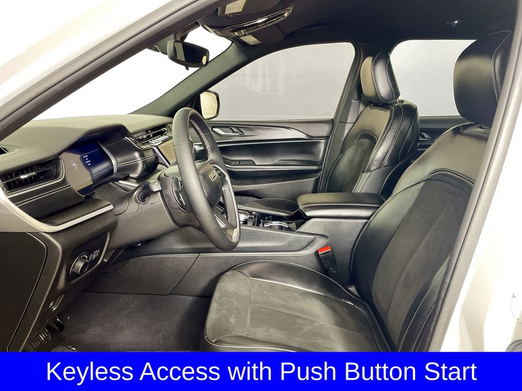 Used 2023 Jeep Grand Cherokee L Laredo image 13