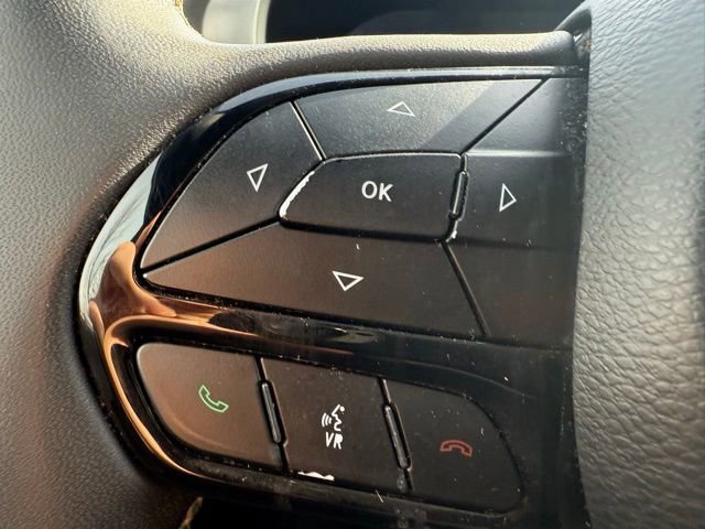 Used 2023 Chrysler Pacifica Touring image 16