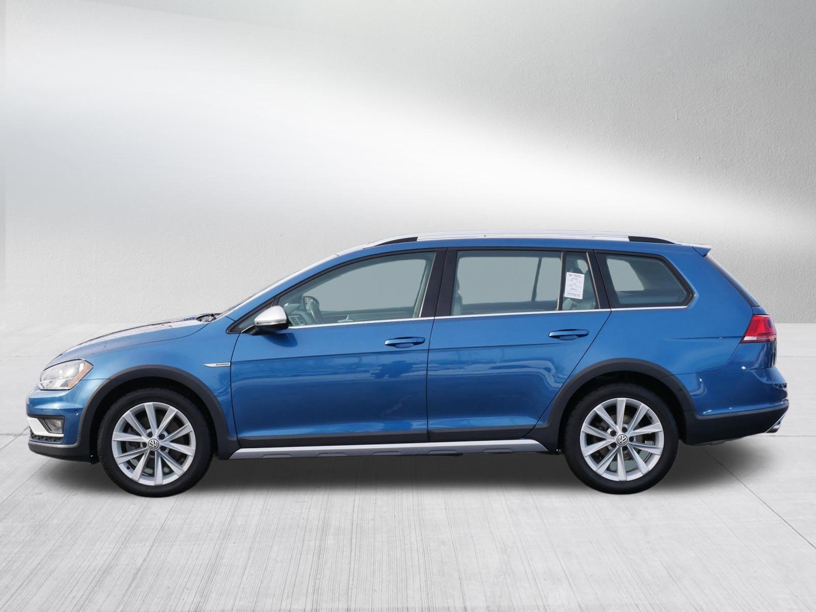 Used 2017 Volkswagen Golf Alltrack SE image 4