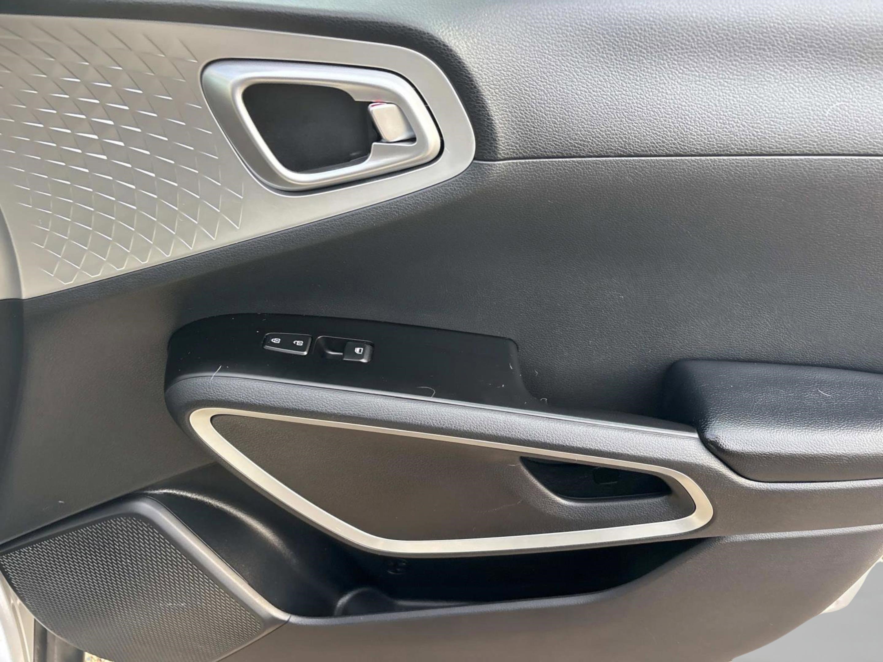 Used 2020 Kia Soul LX image 21