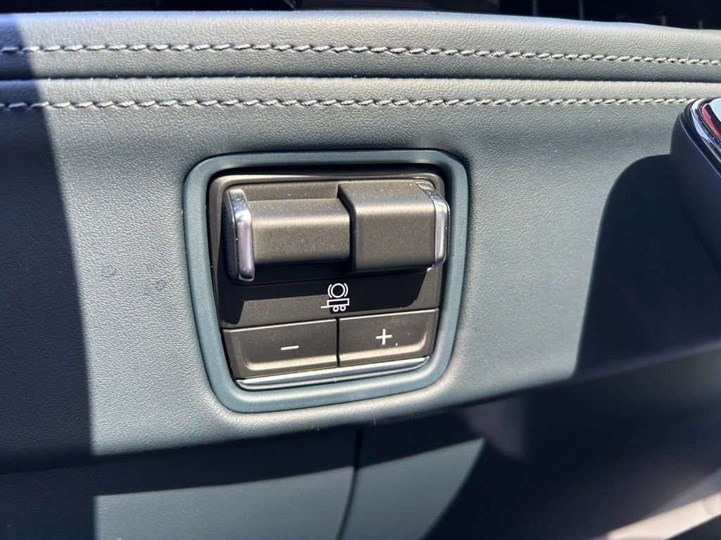 Used 2025 Cadillac Escalade IQ Luxury 2 w/ LPO, Premium Carpet Package AWD/4WD image 34