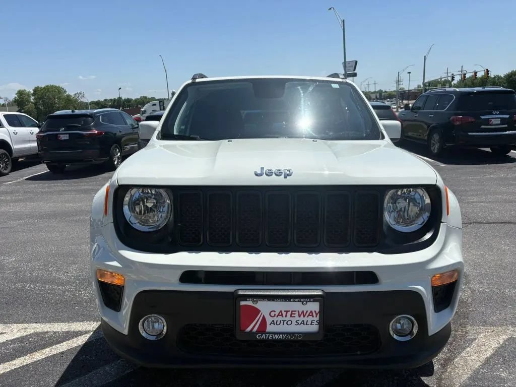 Used 2019 Jeep Renegade Latitude w/ Cold Weather Group AWD/4WD image 8