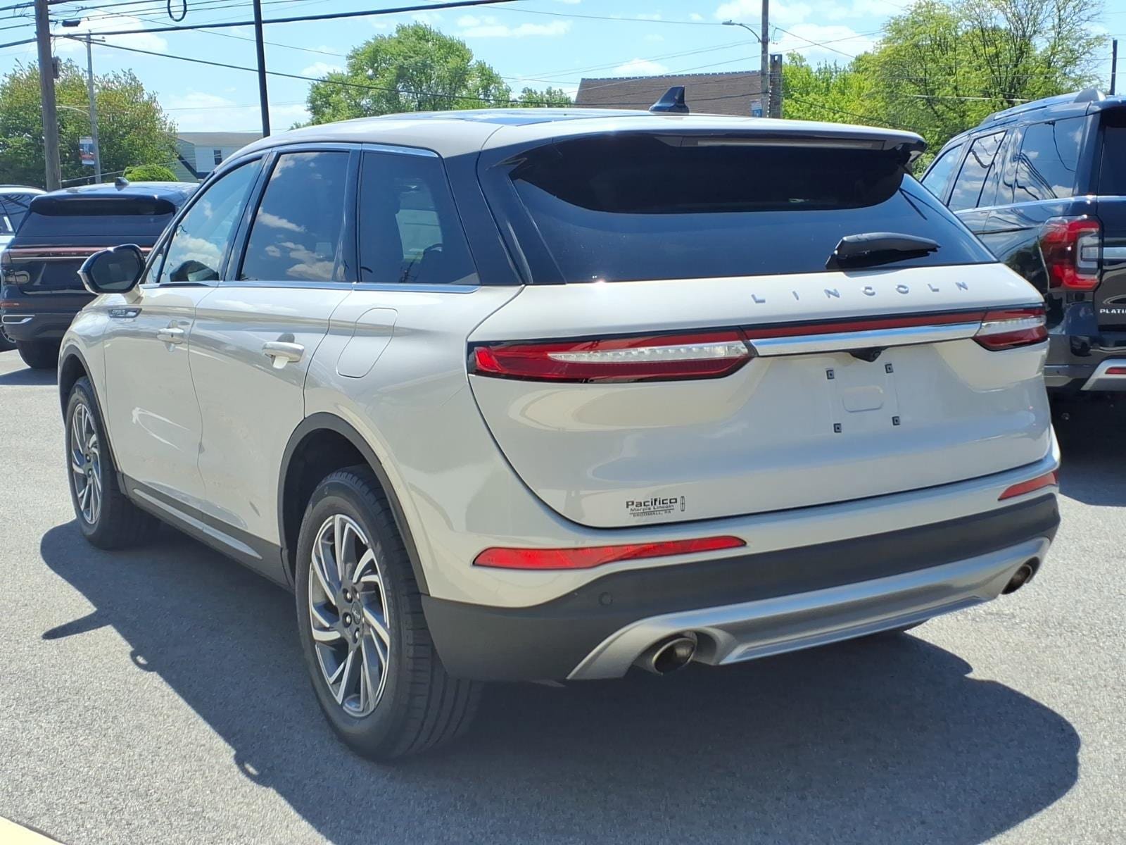 Certified 2023 Lincoln Corsair AWD w/ Equipment Group 101A image 6