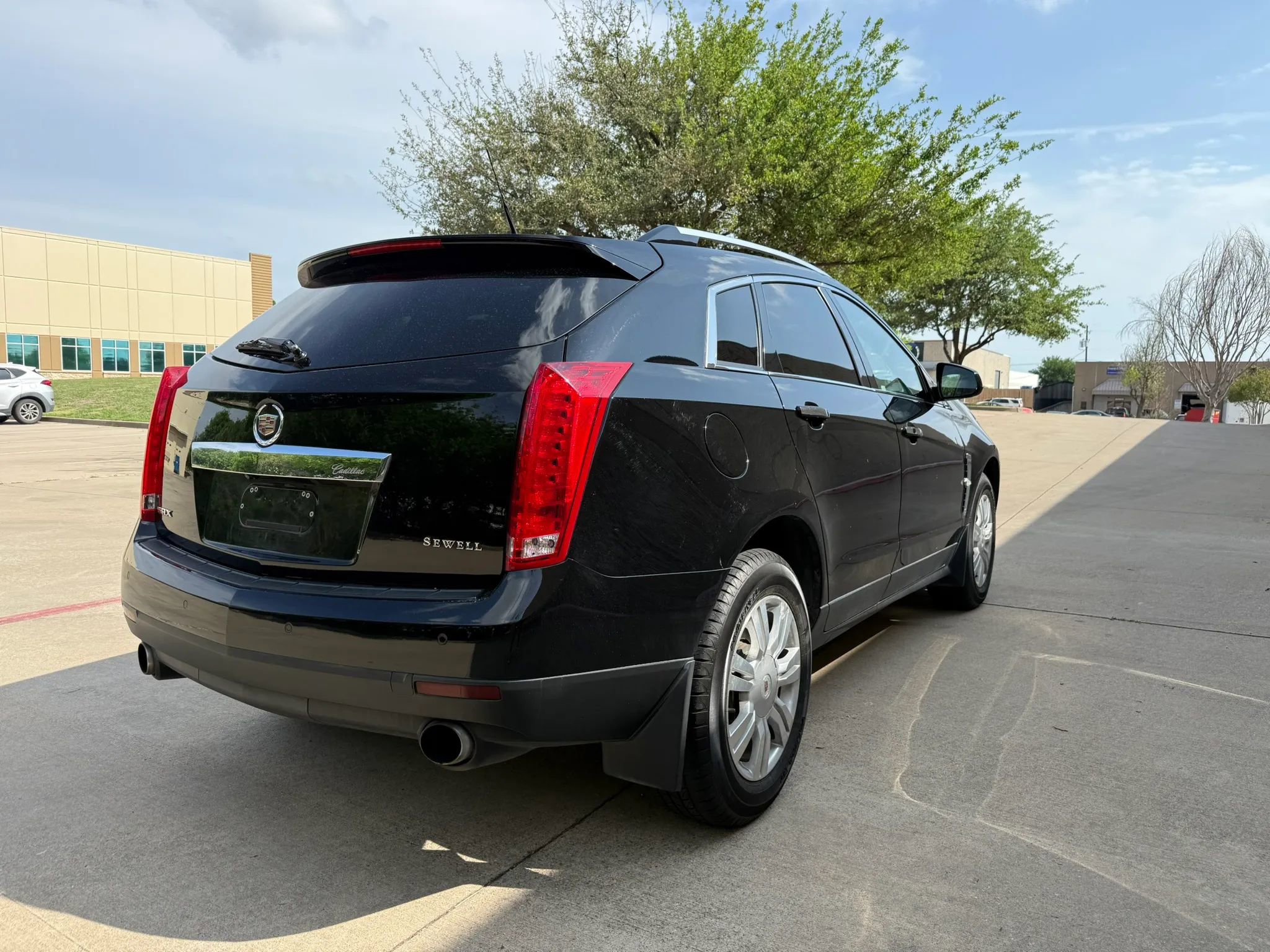 Used 2011 Cadillac SRX Luxury FWD image 5