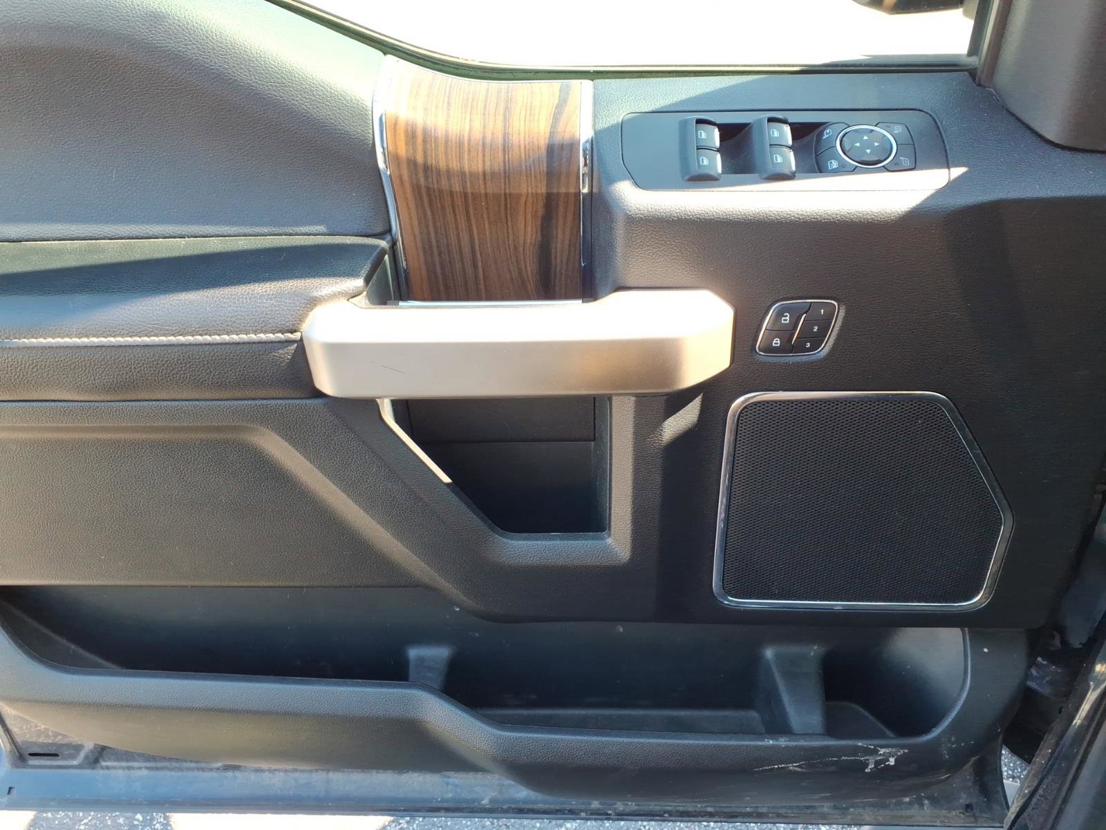 Used 2015 Ford F150 Lariat image 23