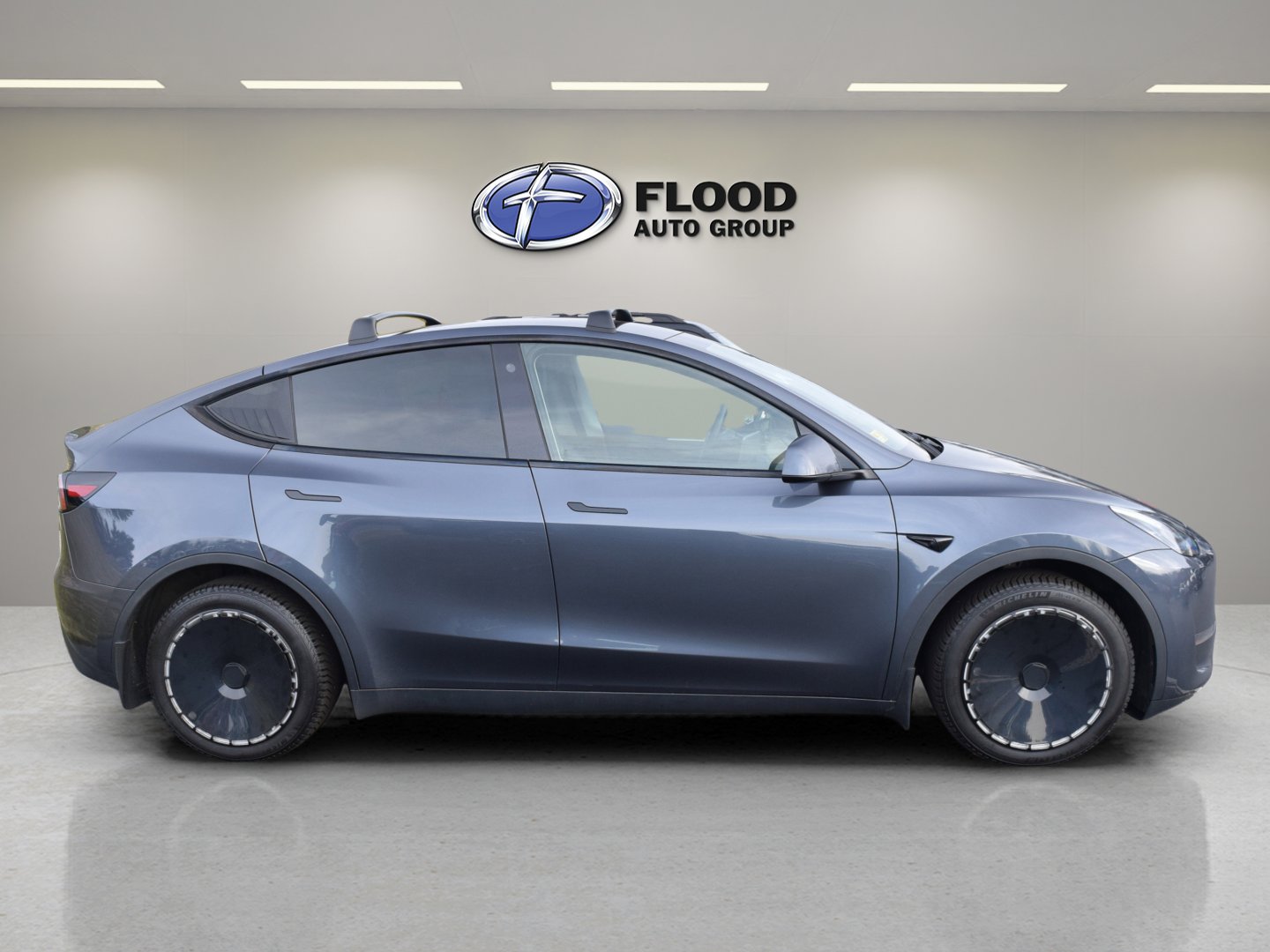 Used 2023 Tesla Model Y Long Range image 3