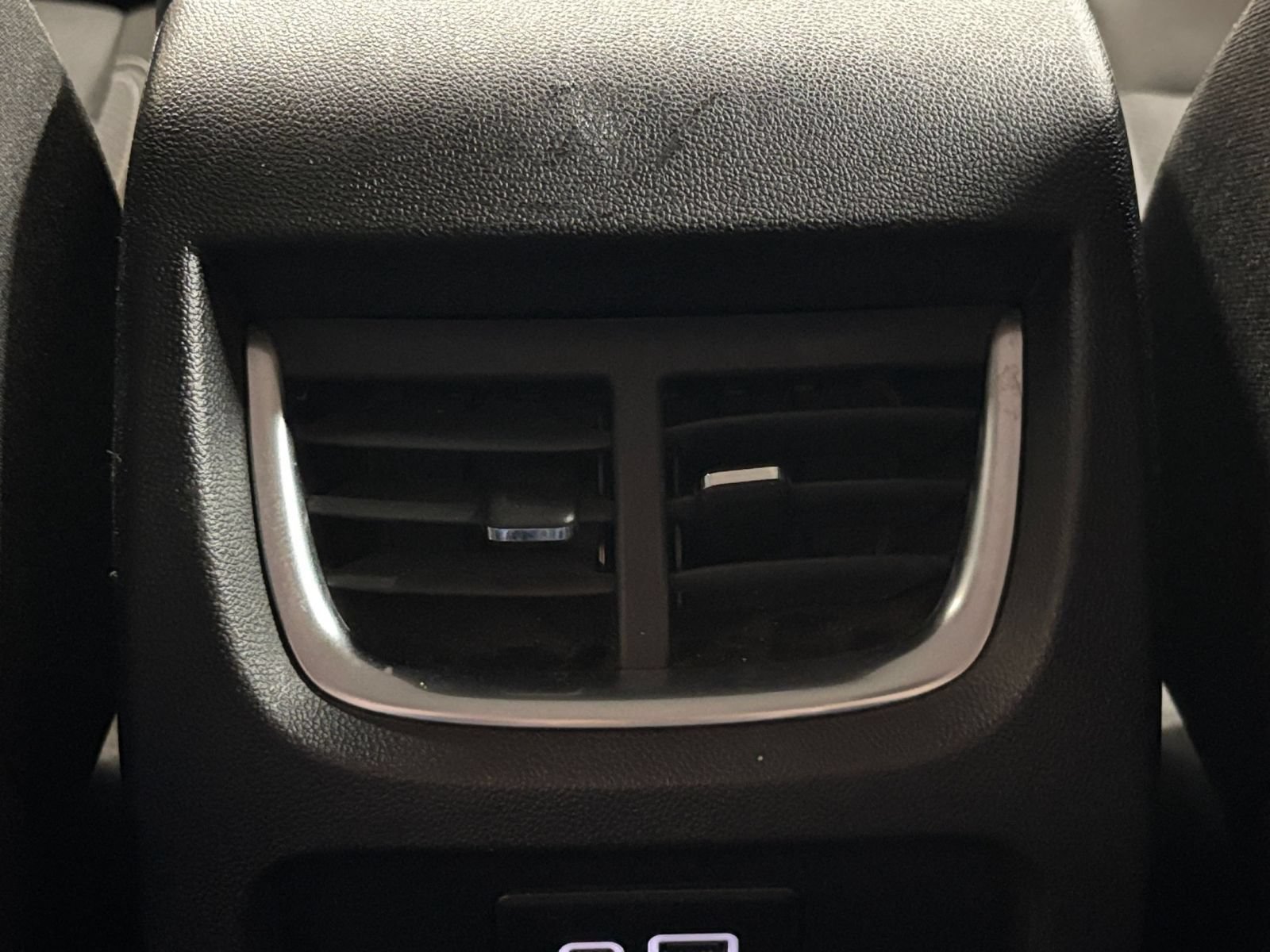 Used 2025 Chevrolet Blazer LT FWD image 22