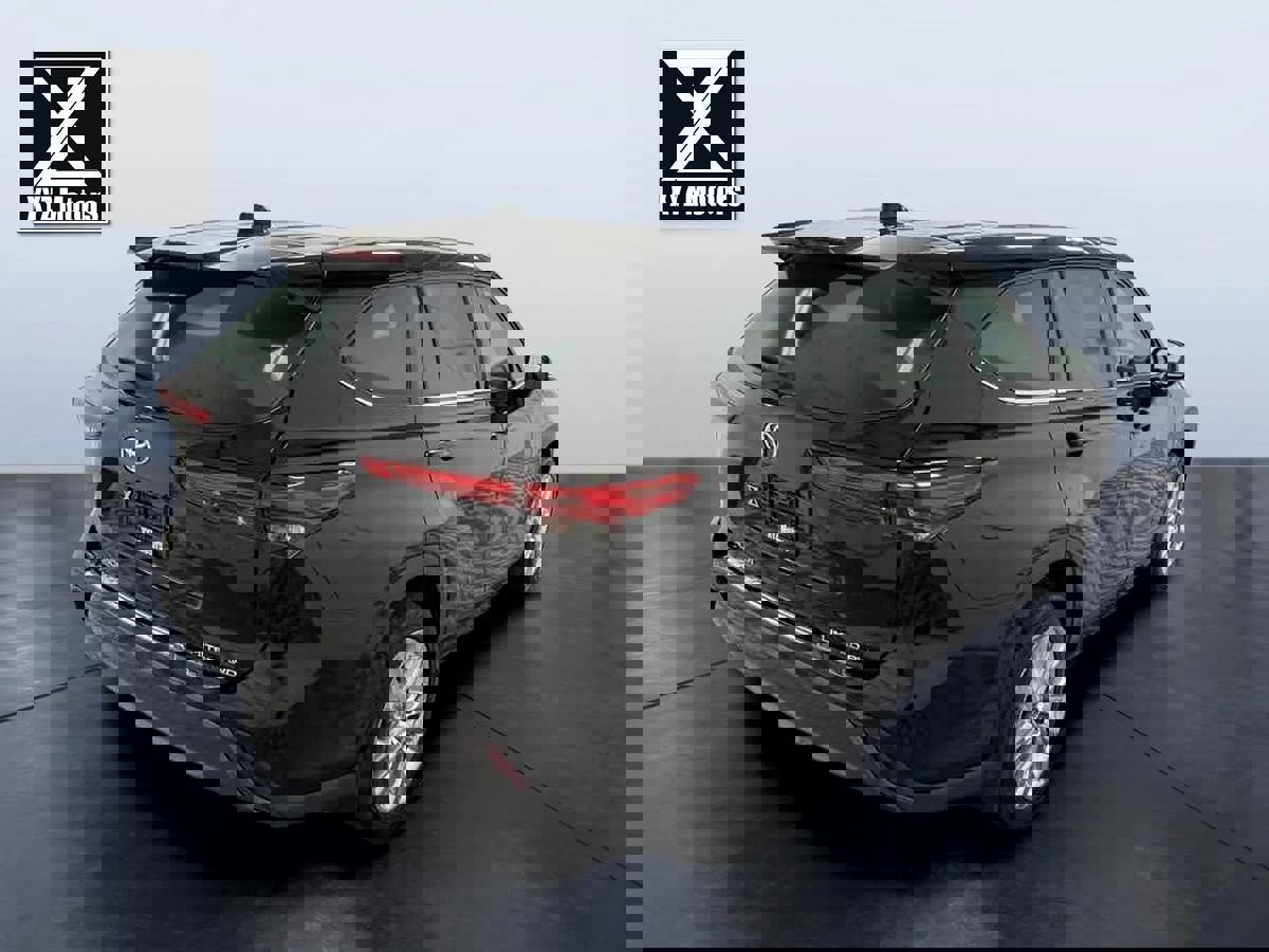 Used 2021 Toyota Highlander Limited image 6