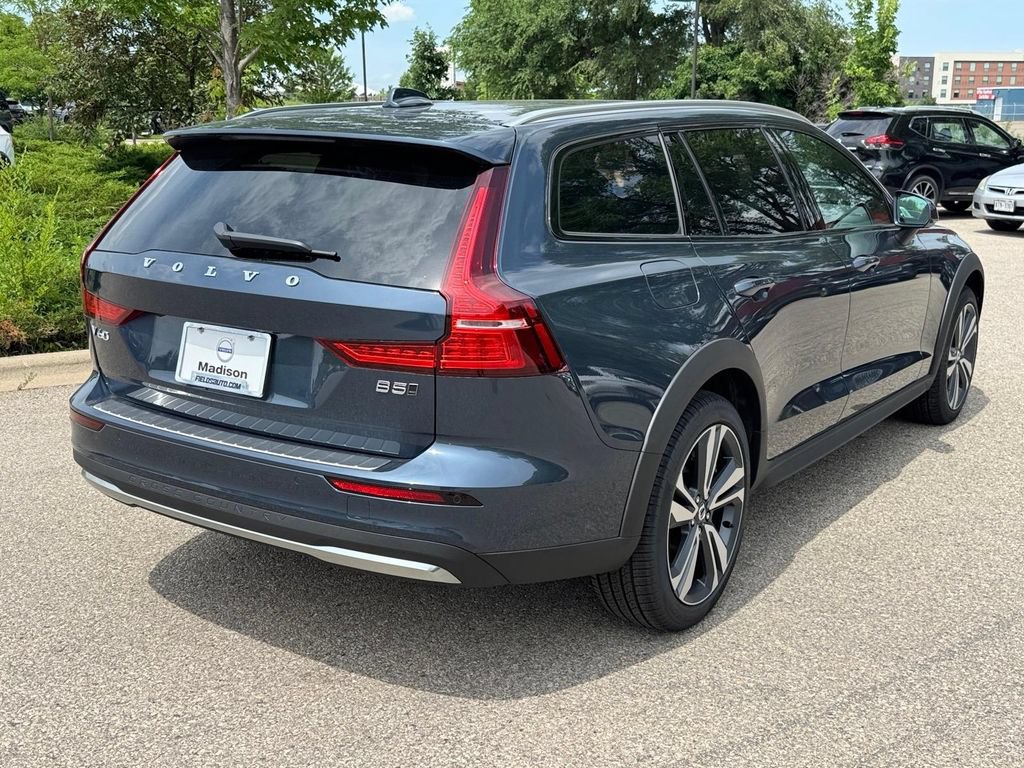 New 2026 Volvo V60 B5 Cross Country Plus w/ Climate Package AWD/4WD image 3