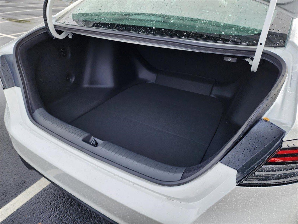 Certified 2025 Honda Accord LX image 19