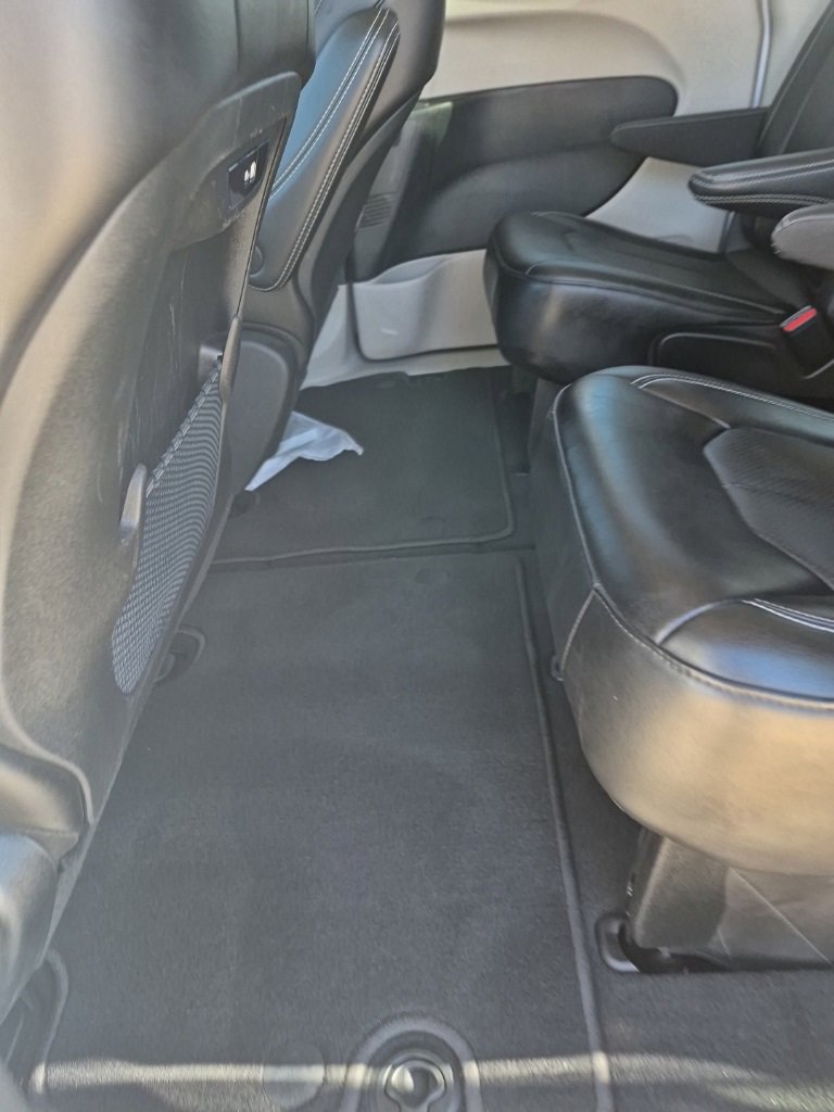 Certified 2024 Chrysler Pacifica Touring-L image 26