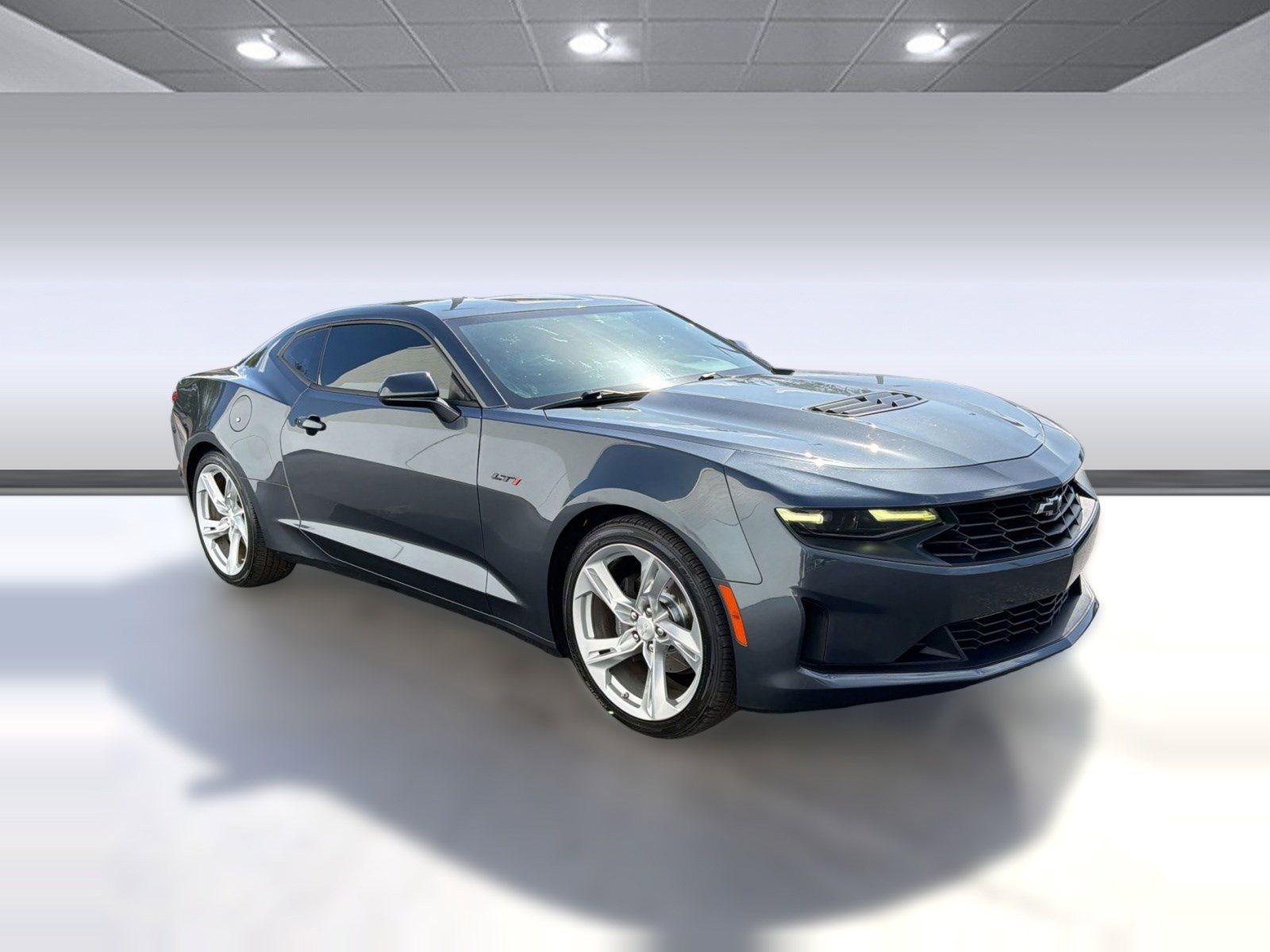 Used 2020 Chevrolet Camaro LT RWD image 6