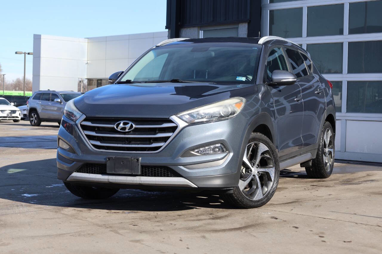Used 2017 Hyundai Tucson Sport w/ Cargo Package AWD/4WD image 3