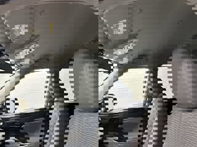 Used 2023 Toyota Highlander L image 25