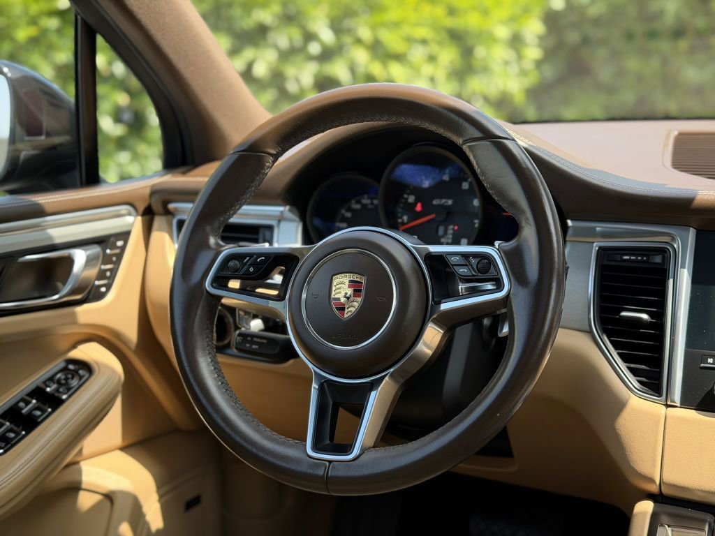 Used 2017 Porsche Macan GTS AWD/4WD image 28