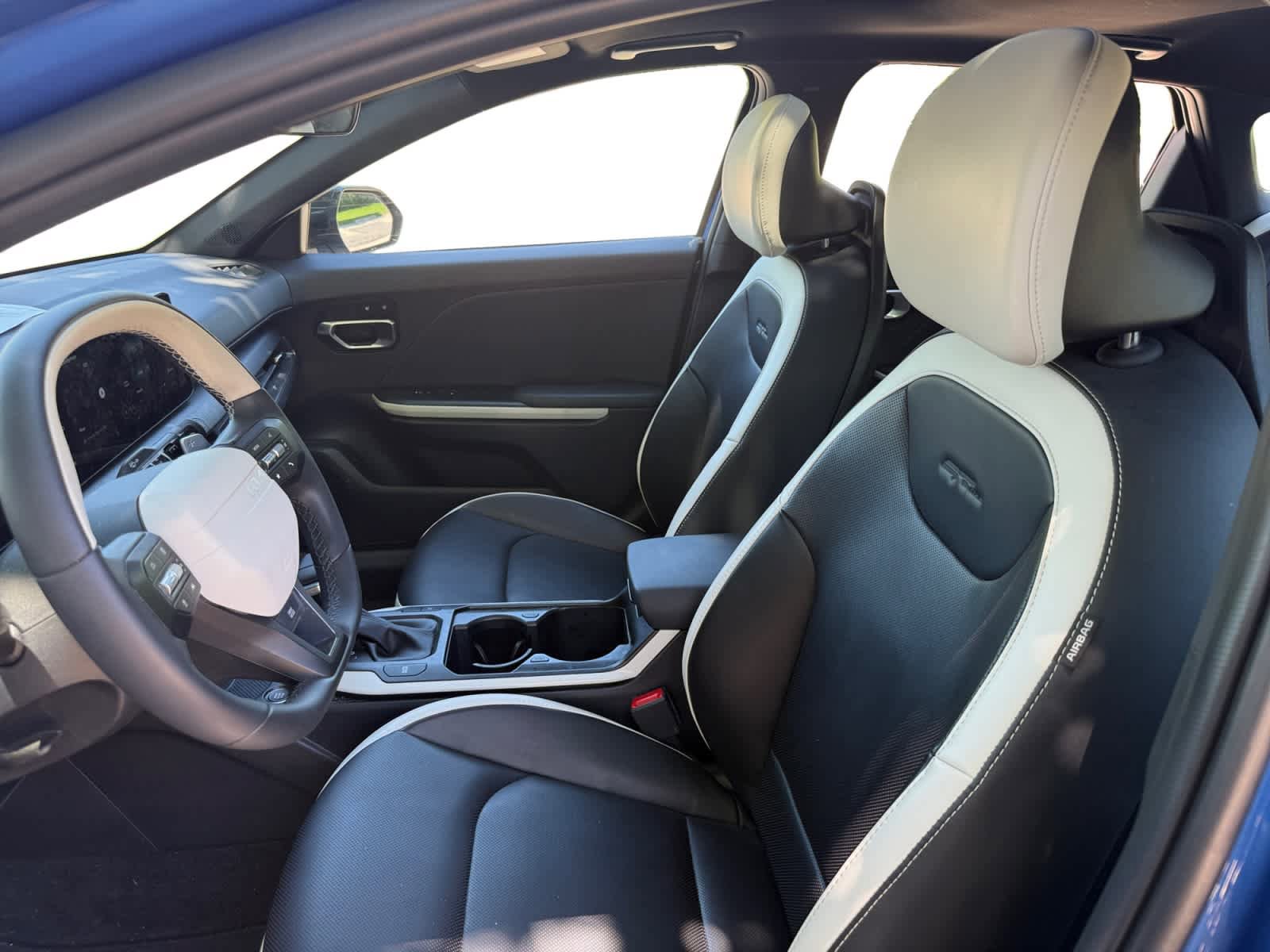 Used 2025 Kia K4 GT-Line w/ GT-Line Premium Package FWD image 11