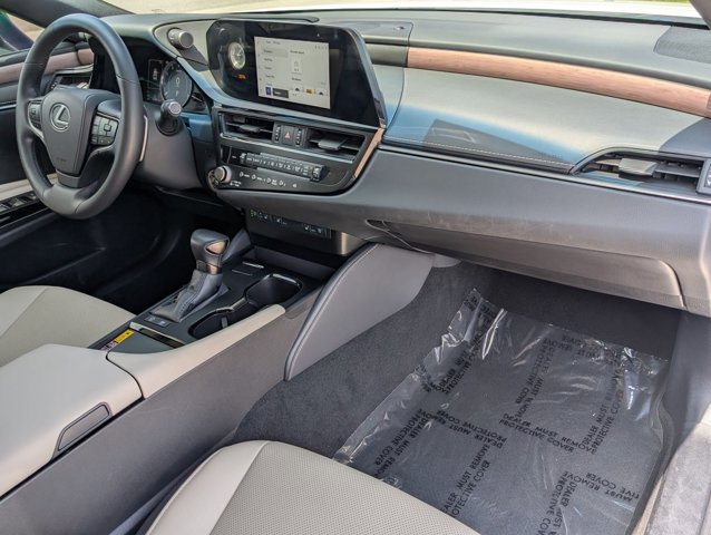 Used 2025 Lexus ES 300h w/ Premium Package FWD image 22