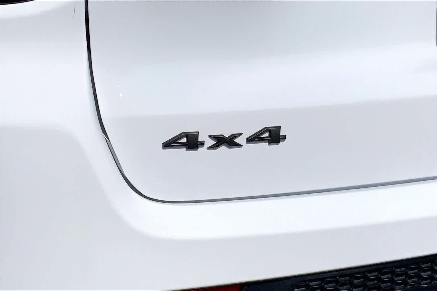 New 2026 Jeep Compass Latitude AWD/4WD image 14