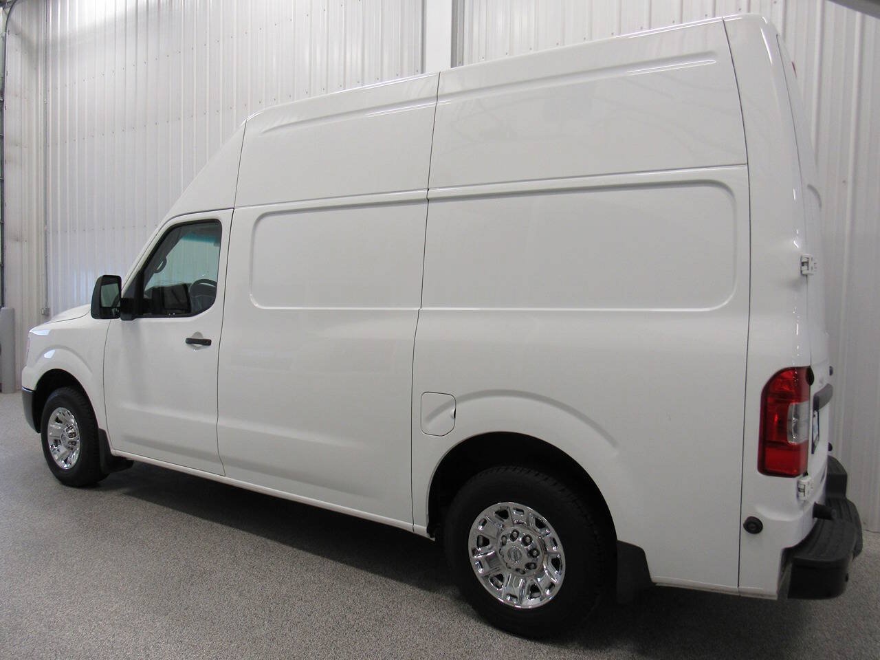 Used 2021 Nissan NV 2500 SV RWD image 2