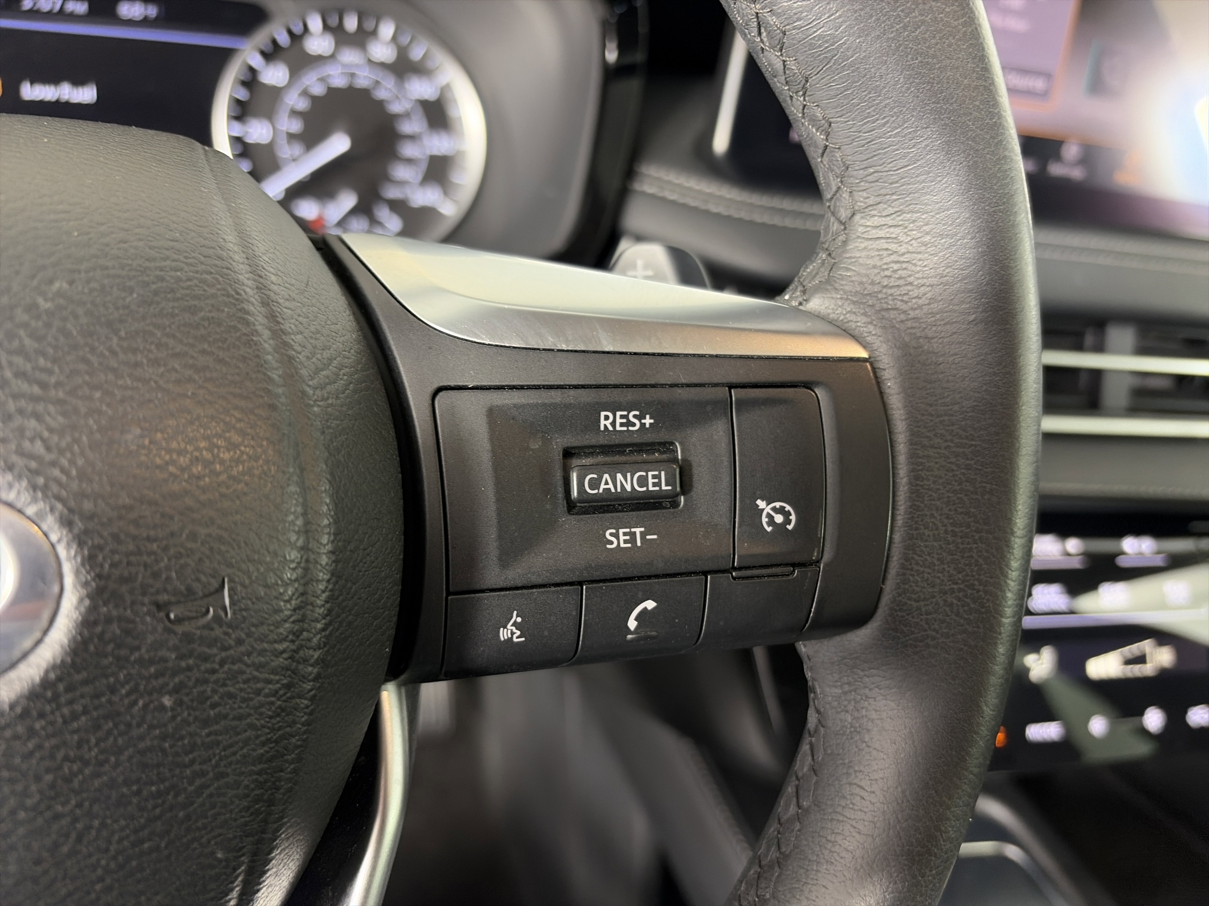 Used 2023 INFINITI QX60 Pure AWD/4WD image 34