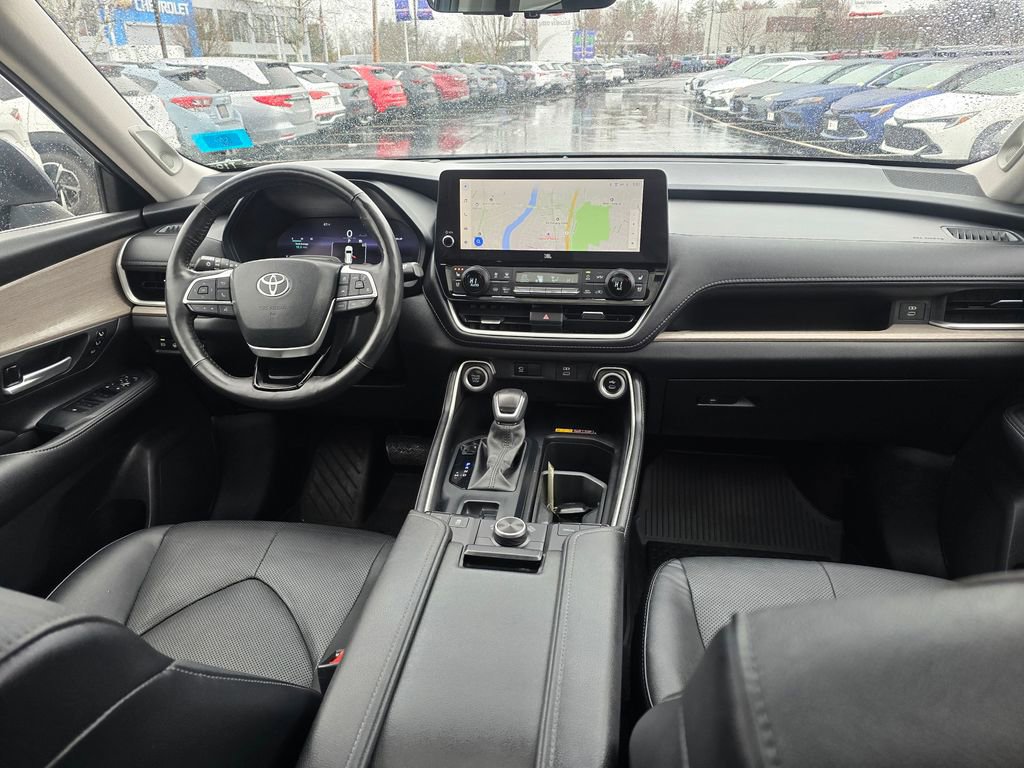 Certified 2024 Toyota Grand Highlander Platinum image 16